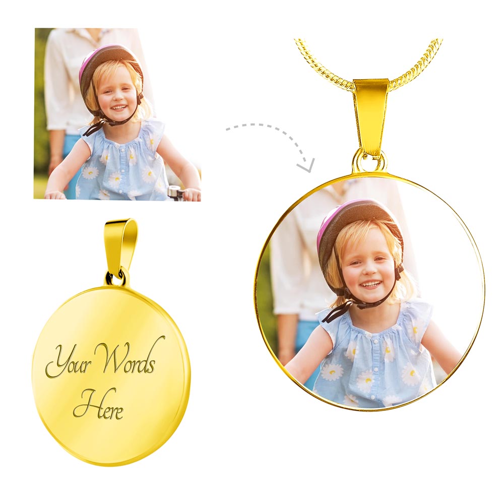 "Eternal Bond: Personalized Photo & Message Circle Pendant – Cherish Your Beloved Horse Forever with Custom Engraving"